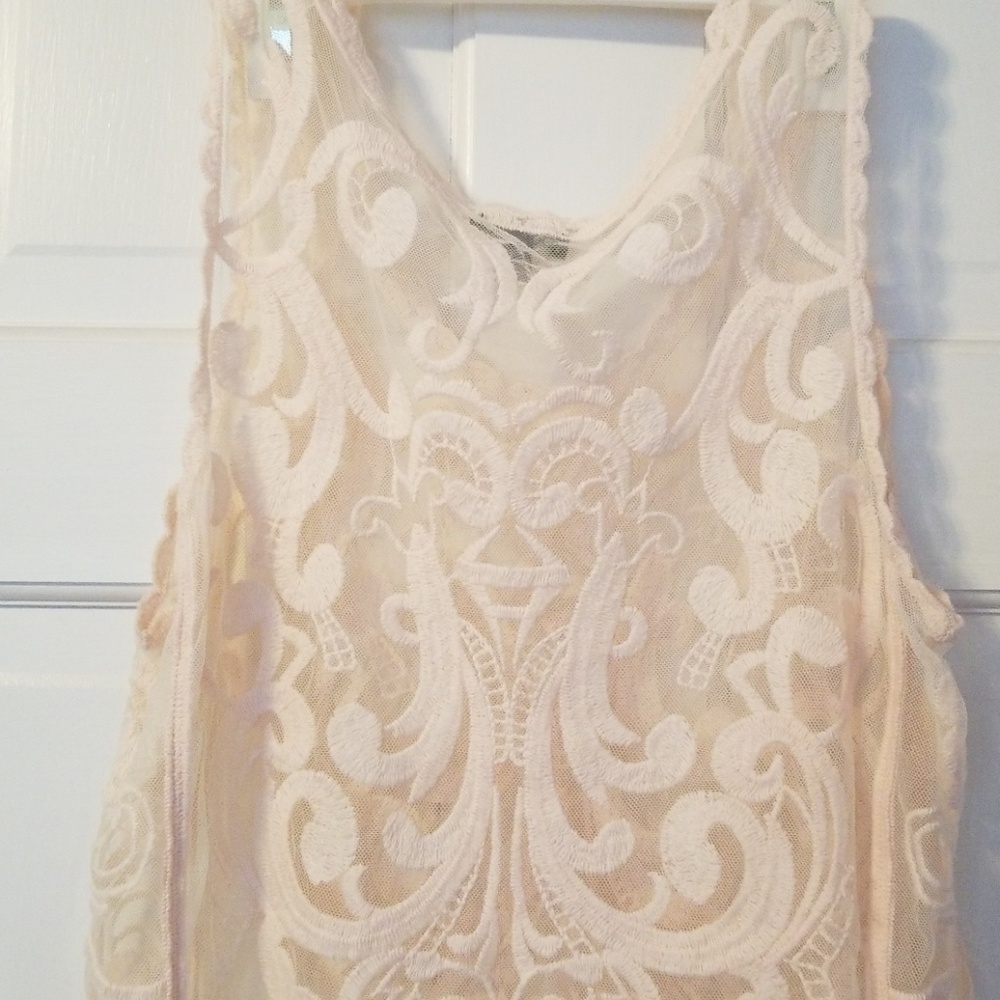 Clothes - Picture 3 of 4